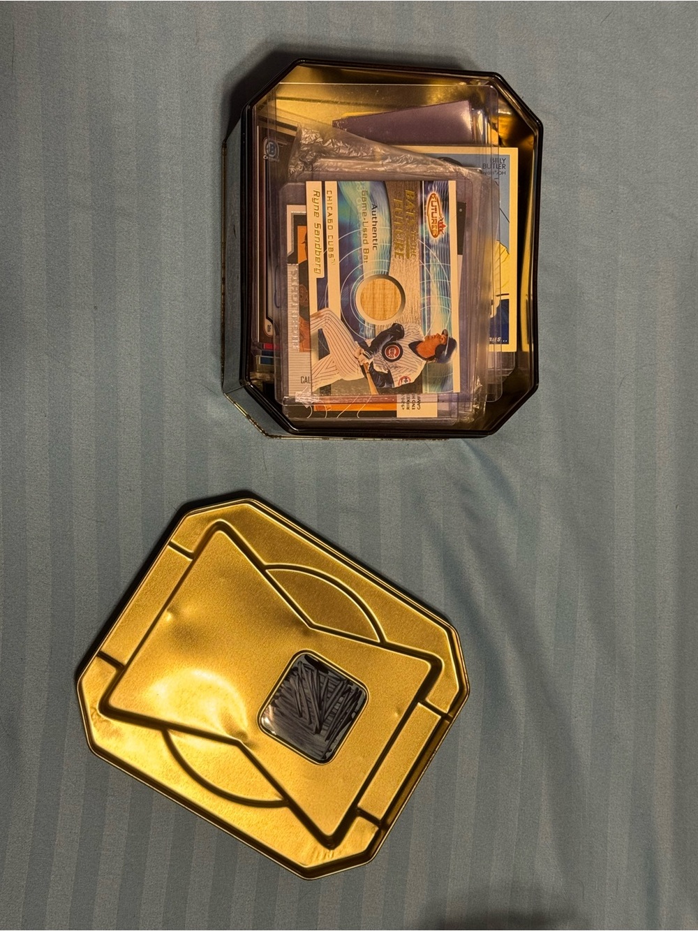 Metal Tin full of baseball cards including, Michael Jordan, Bo Jackson and more!